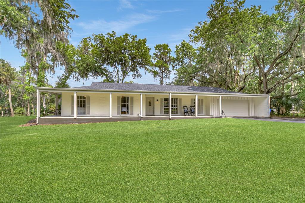 Rancho rural con porche